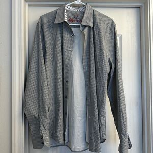 EUC  button down. Great shape, only worn a few times. Geometric pattern.